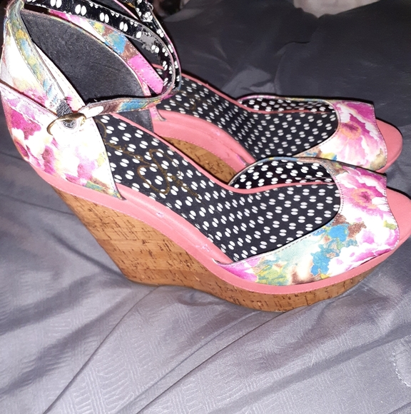 Jessica Simpson Floral Wedge Sandals - Picture 2 of 5